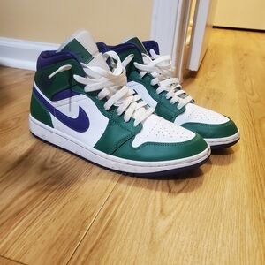 Nike Air Jordan Mid Top Sneakers Incredible Hulk